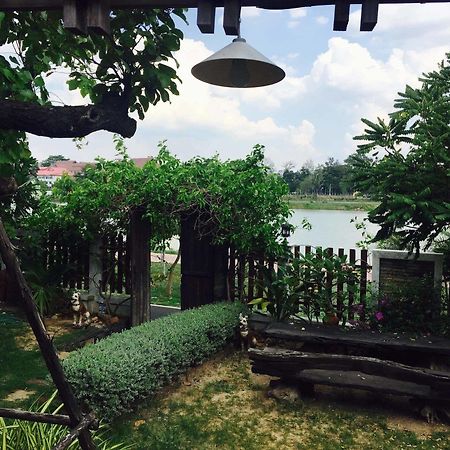 Huaymuang Apartment Ubon Ratchathani Esterno foto