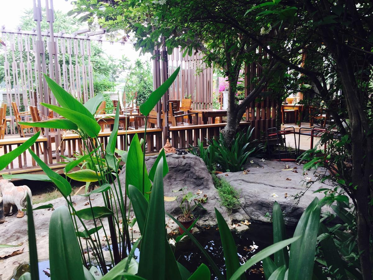 Huaymuang Apartment Ubon Ratchathani Esterno foto