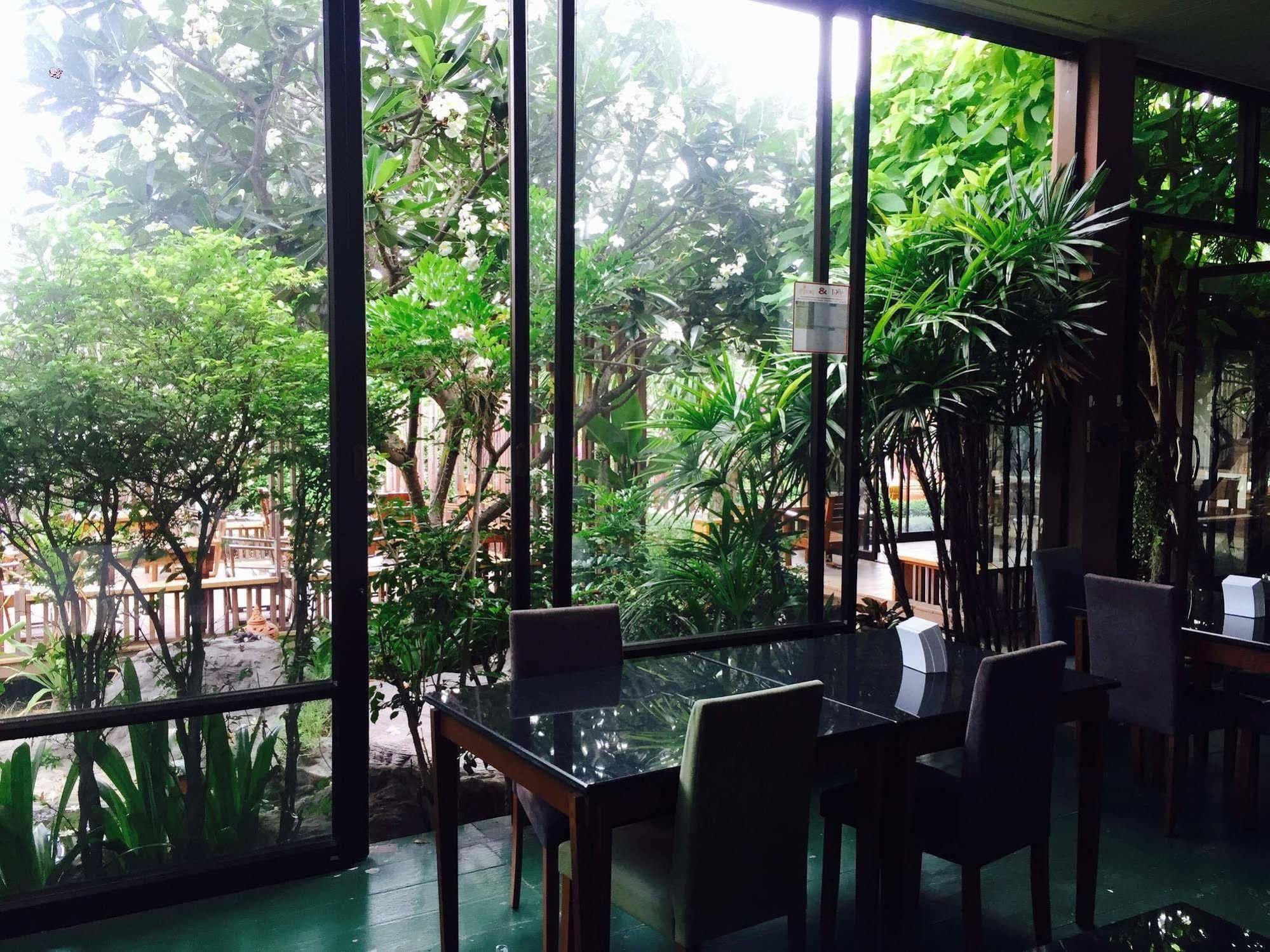 Huaymuang Apartment Ubon Ratchathani Esterno foto