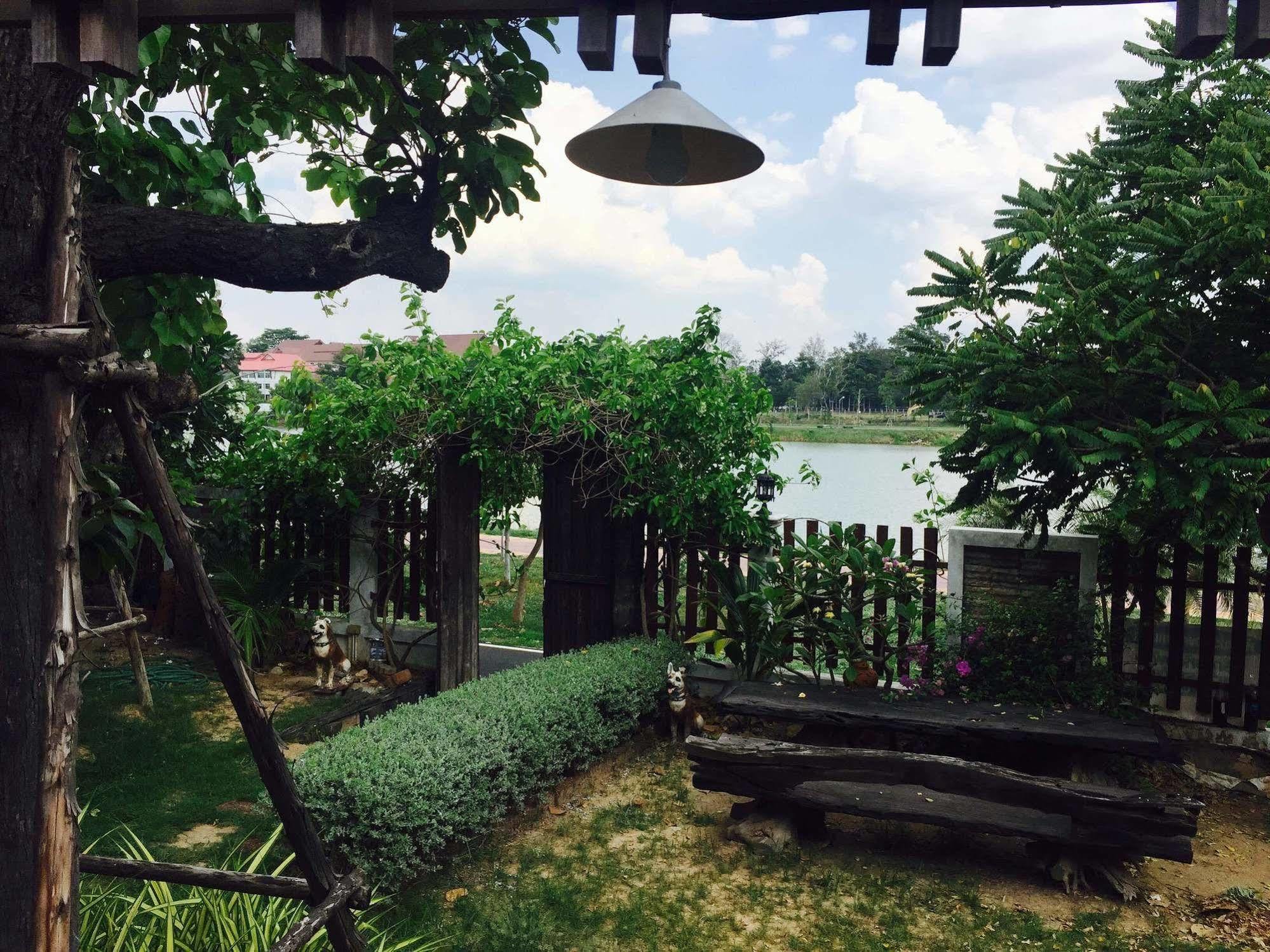 Huaymuang Apartment Ubon Ratchathani Esterno foto